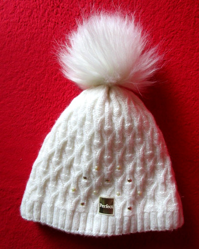 Strickmütze mit bommel - strickmütze,