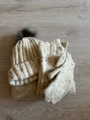 Set aus wollmütze bommel - aus,