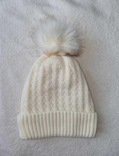 Weiße strickmütze - weiße,